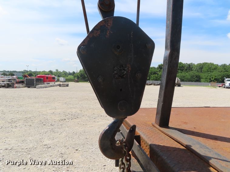 image for item DD6292 1993 International 4700 crane truck