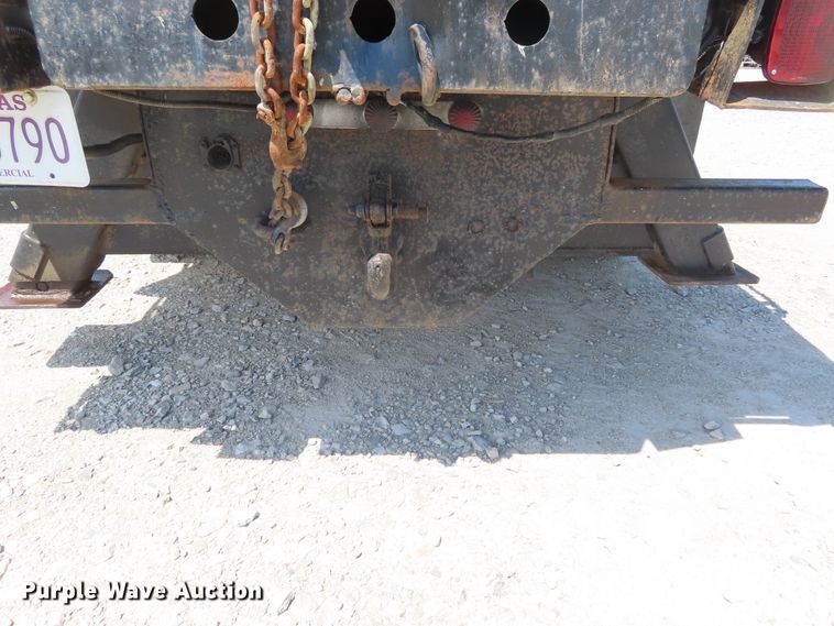 image for item DD6292 1993 International 4700 crane truck