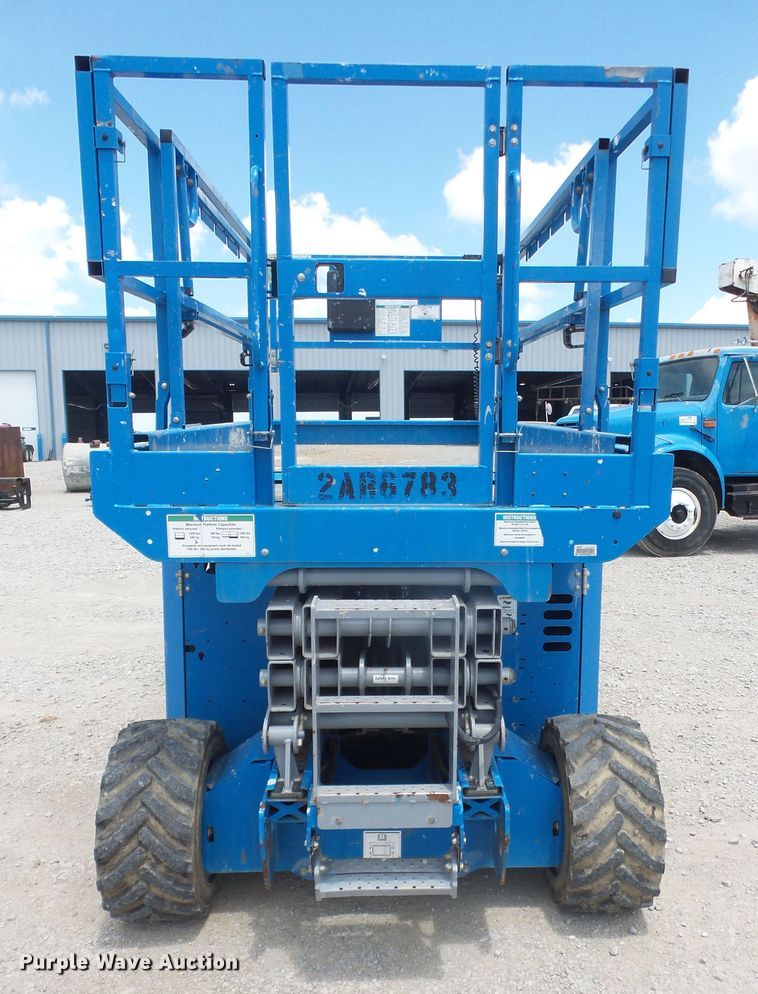 image for item DD6293 2012 Genie GS2669 scissor lift