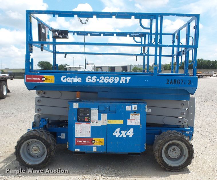 image for item DD6293 2012 Genie GS2669 scissor lift
