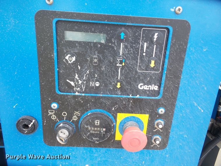 image for item DD6293 2012 Genie GS2669 scissor lift