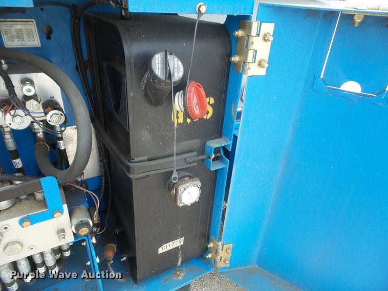 image for item DD6293 2012 Genie GS2669 scissor lift