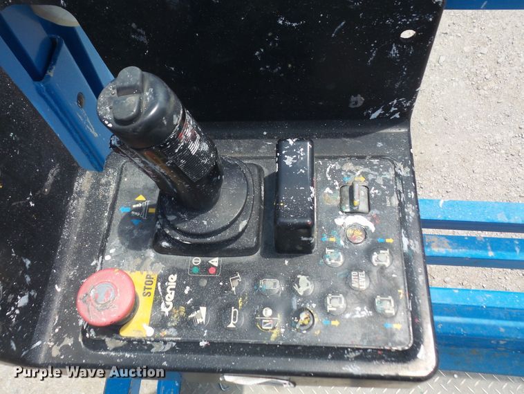 image for item DD6293 2012 Genie GS2669 scissor lift