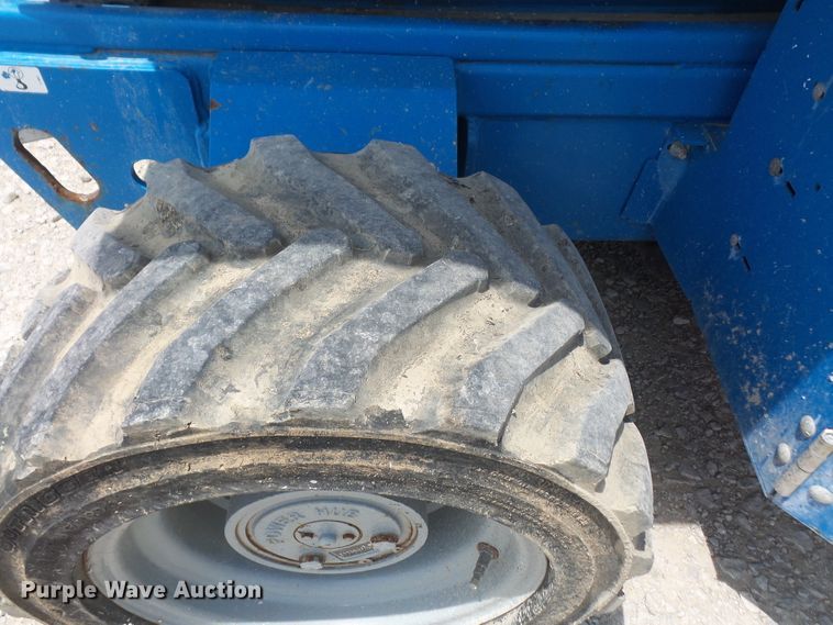 image for item DD6293 2012 Genie GS2669 scissor lift