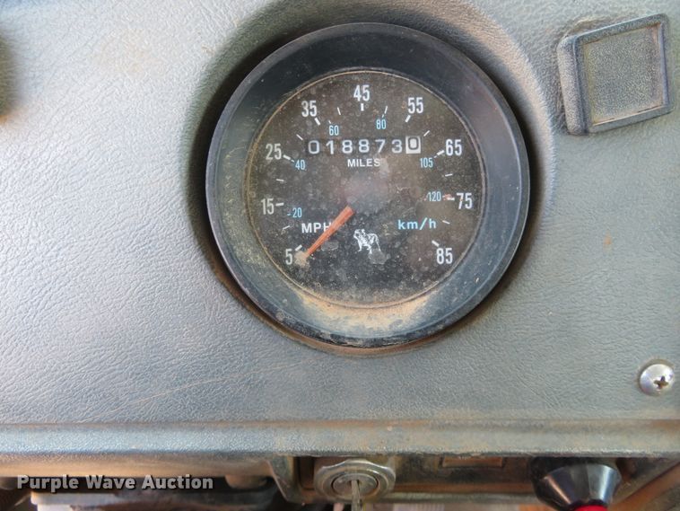 image for item DD7103 1989 Mack R688ST tank truck