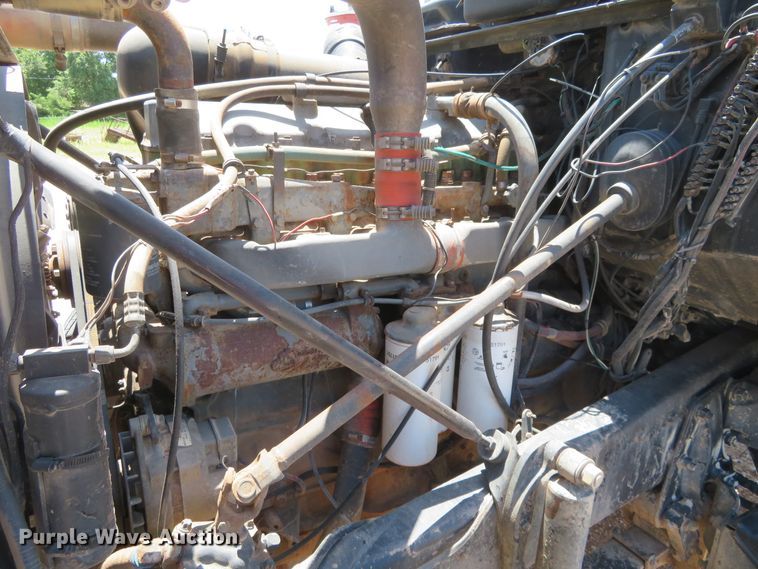 image for item DD7103 1989 Mack R688ST tank truck