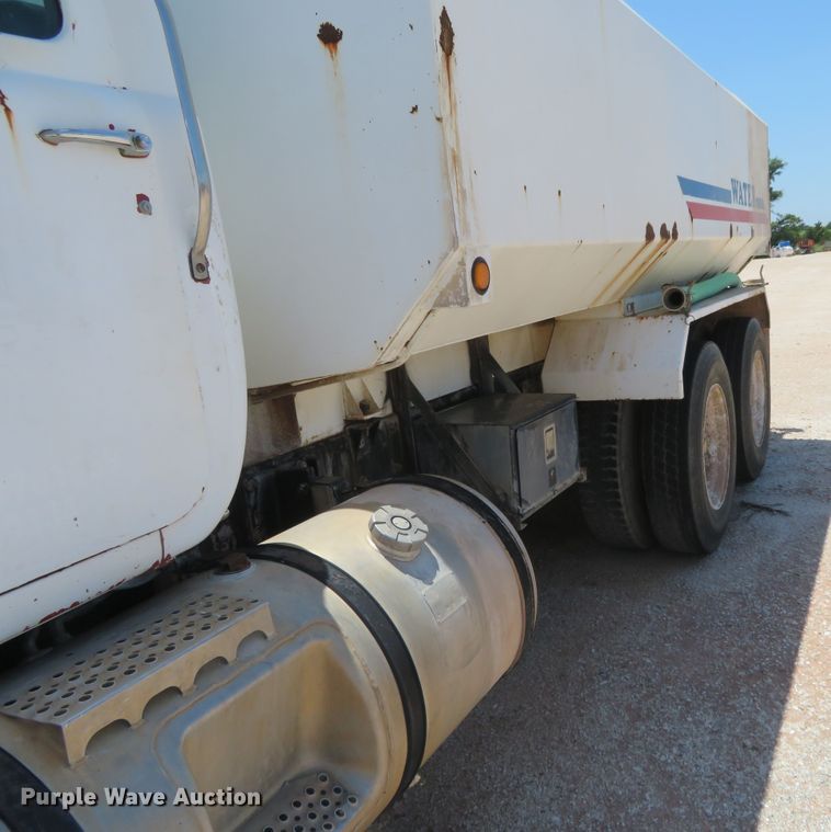 image for item DD7103 1989 Mack R688ST tank truck