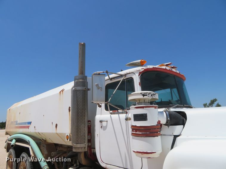 image for item DD7103 1989 Mack R688ST tank truck