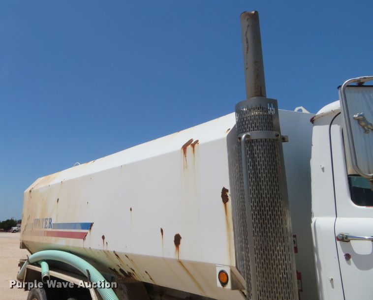 image for item DD7103 1989 Mack R688ST tank truck