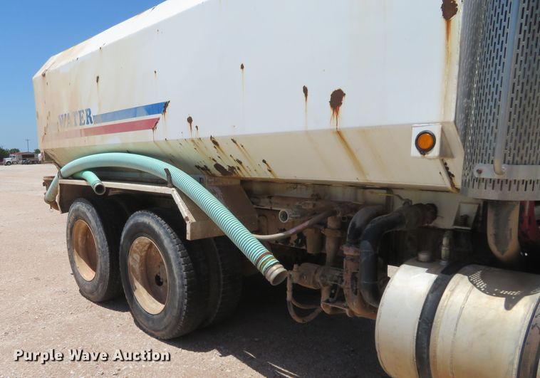 image for item DD7103 1989 Mack R688ST tank truck