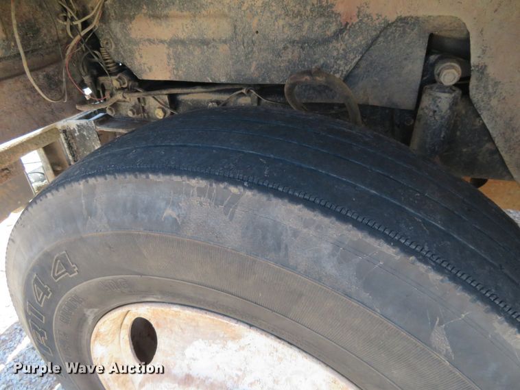 image for item DD7103 1989 Mack R688ST tank truck