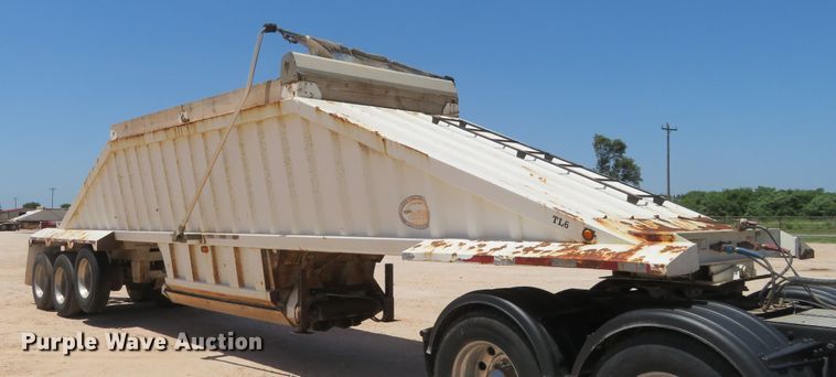 image for item DD7104 2009 CTS BDT-42 bottom dump trailer