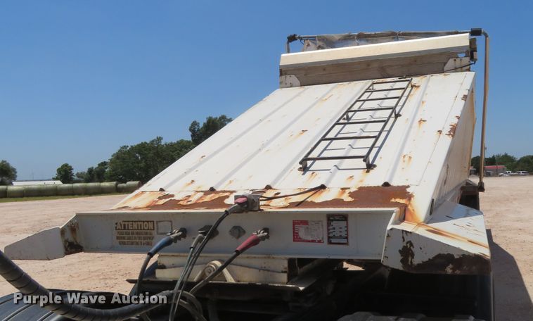 image for item DD7104 2009 CTS BDT-42 bottom dump trailer