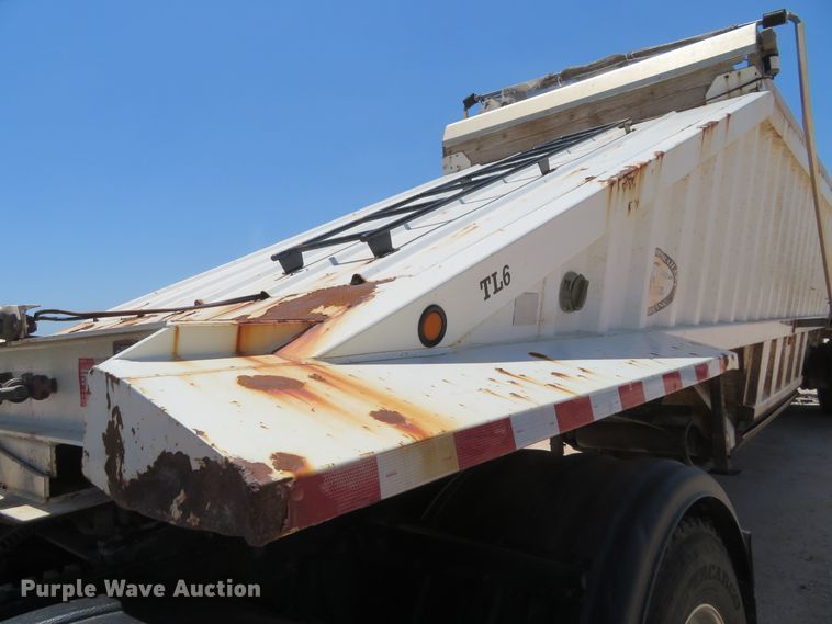image for item DD7104 2009 CTS BDT-42 bottom dump trailer