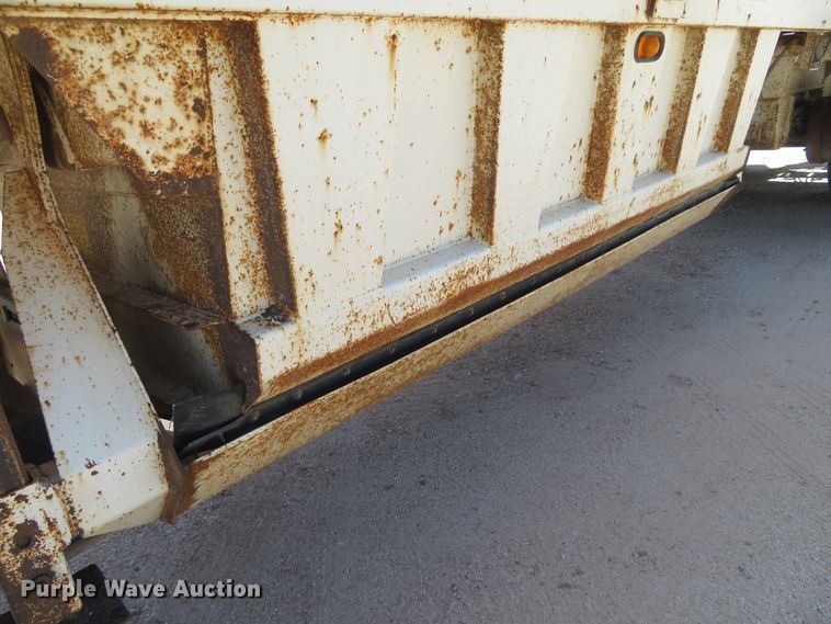 image for item DD7104 2009 CTS BDT-42 bottom dump trailer