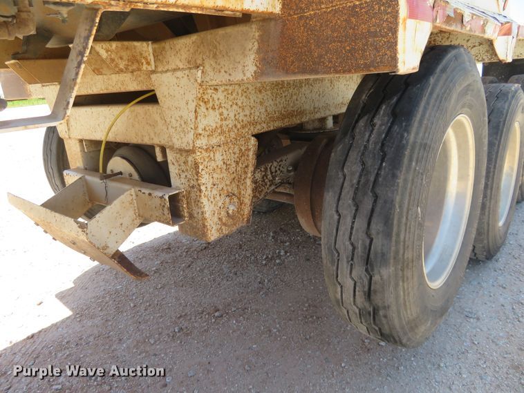image for item DD7104 2009 CTS BDT-42 bottom dump trailer
