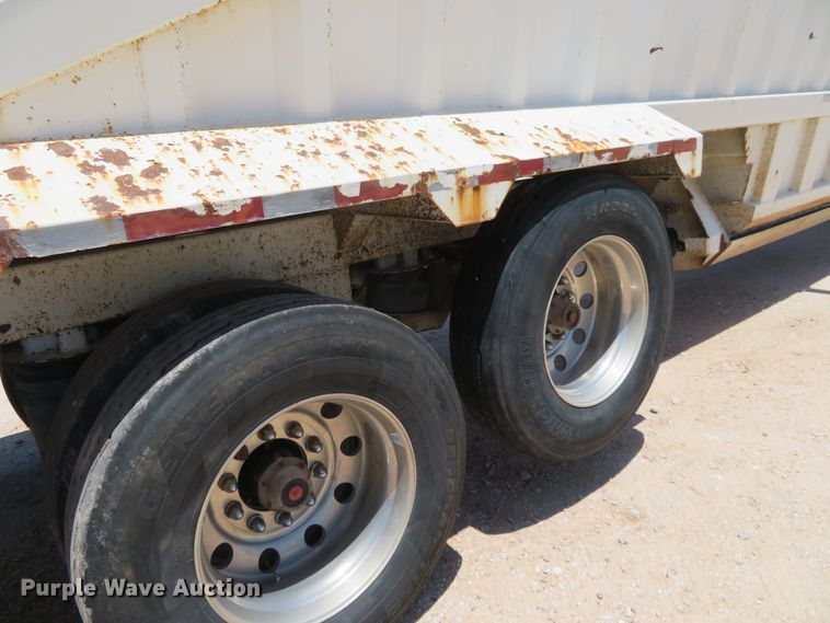 image for item DD7104 2009 CTS BDT-42 bottom dump trailer