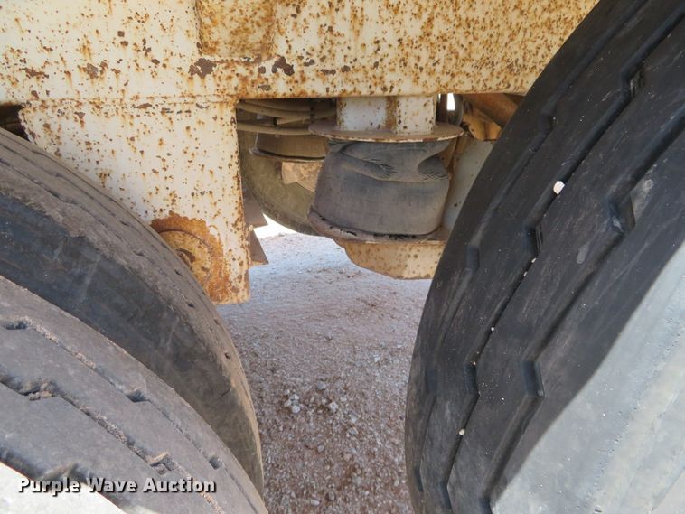 image for item DD7104 2009 CTS BDT-42 bottom dump trailer