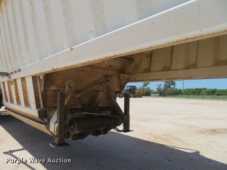 image for item DD7104 2009 CTS BDT-42 bottom dump trailer