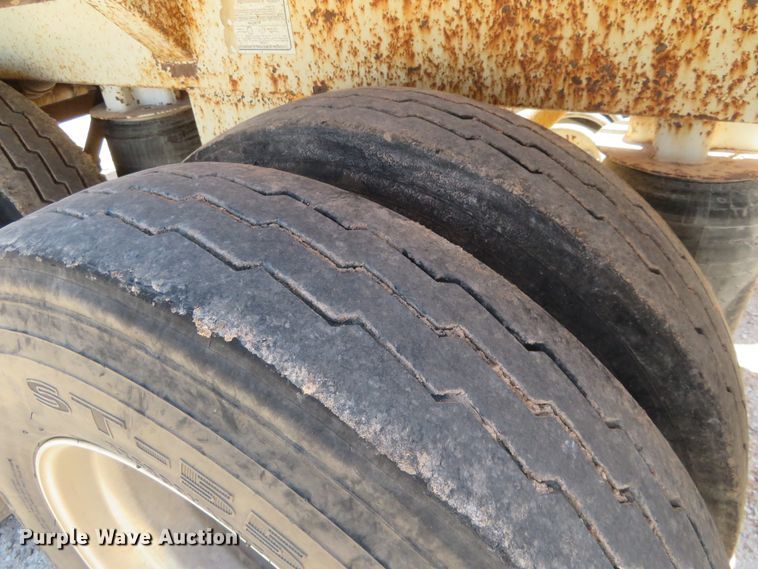 image for item DD7104 2009 CTS BDT-42 bottom dump trailer