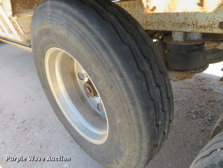 image for item DD7104 2009 CTS BDT-42 bottom dump trailer