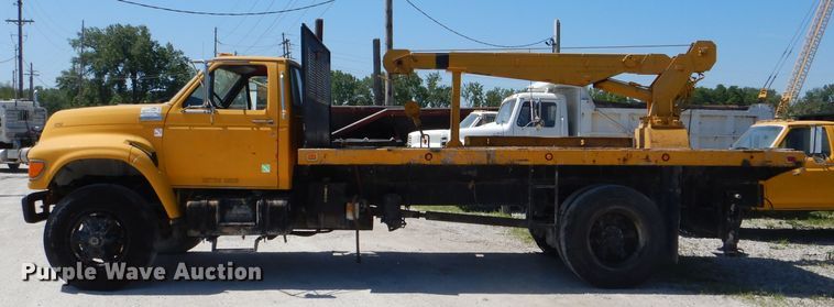 image for item DE3521 1997 Ford F800 utility bed truck with crane