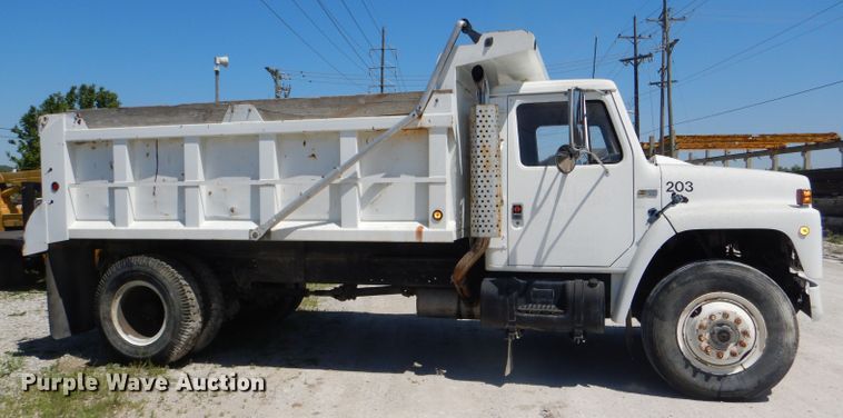 image for item DE3523 1988 International S1900 dump truck
