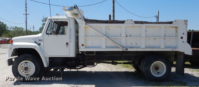 image for item DE3523 1988 International S1900 dump truck