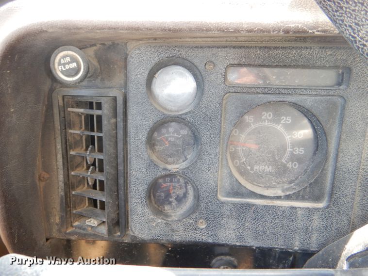 image for item DE3523 1988 International S1900 dump truck