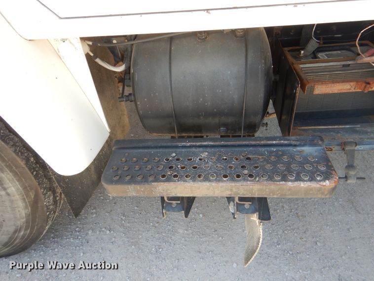 image for item DE3523 1988 International S1900 dump truck