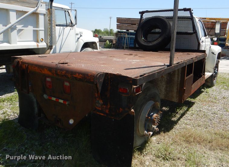 image for item DE3524 1996 Ford F800 crane truck