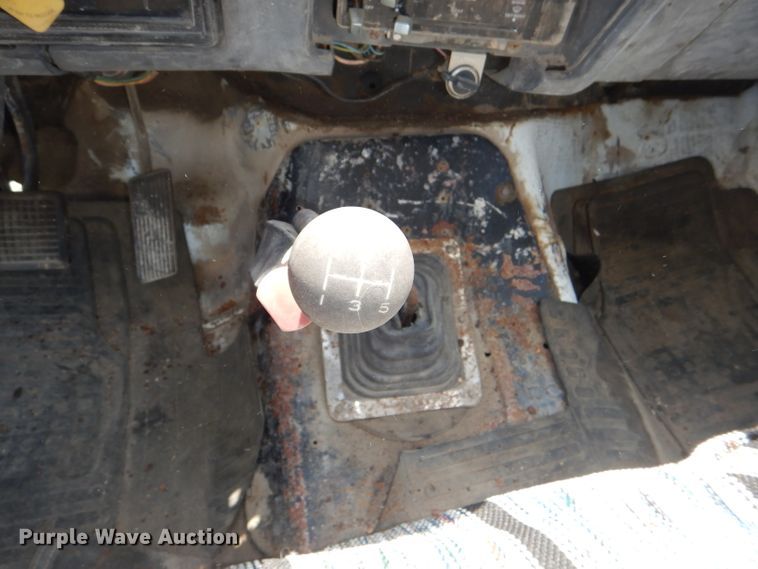 image for item DE3524 1996 Ford F800 crane truck