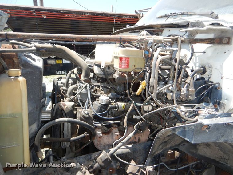 image for item DE3524 1996 Ford F800 crane truck