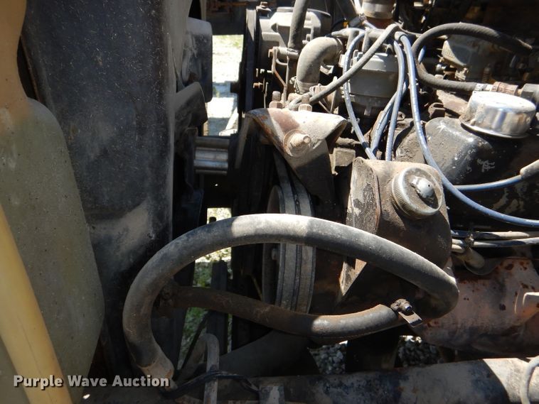 image for item DE3524 1996 Ford F800 crane truck