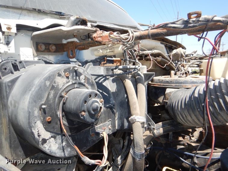 image for item DE3524 1996 Ford F800 crane truck