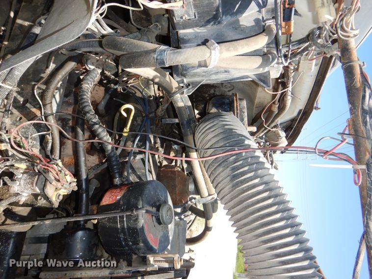 image for item DE3524 1996 Ford F800 crane truck