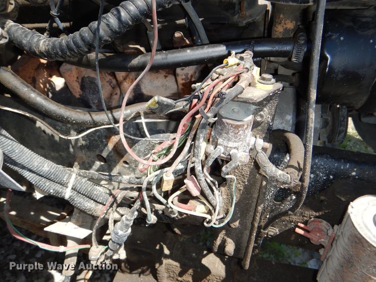 image for item DE3524 1996 Ford F800 crane truck