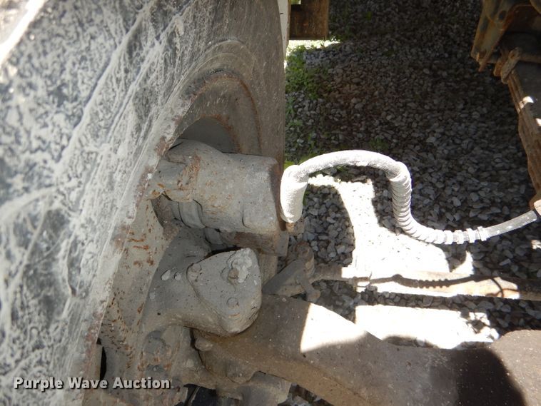 image for item DE3524 1996 Ford F800 crane truck