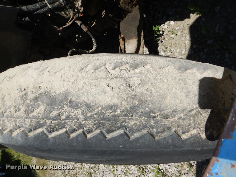 image for item DE3524 1996 Ford F800 crane truck