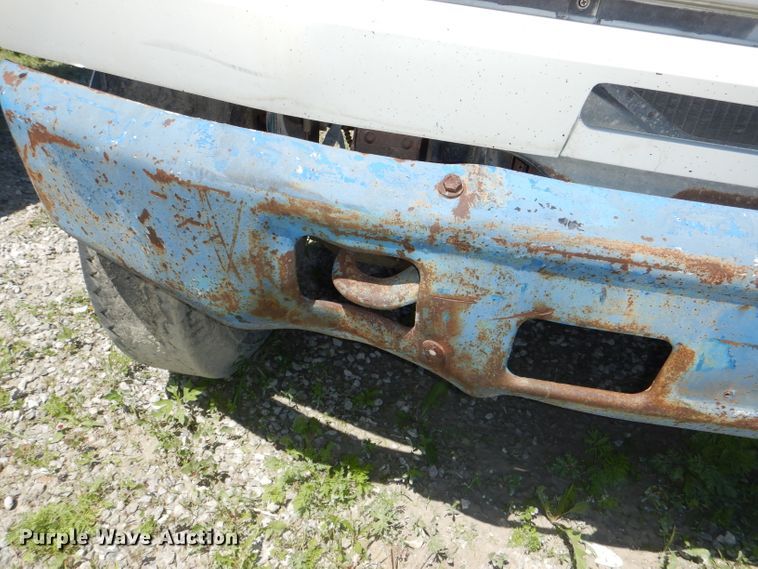 image for item DE3524 1996 Ford F800 crane truck