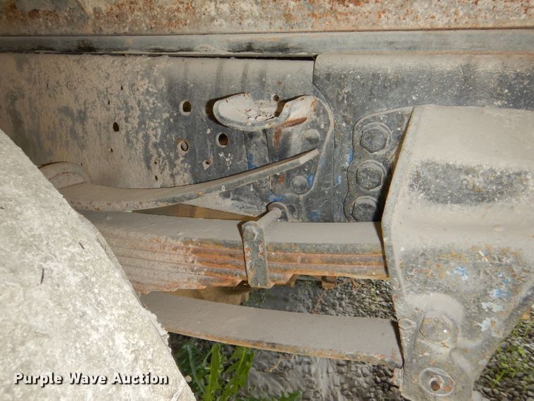 image for item DE3524 1996 Ford F800 crane truck