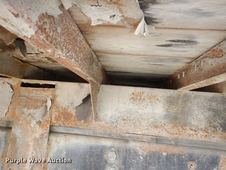 image for item DE3524 1996 Ford F800 crane truck