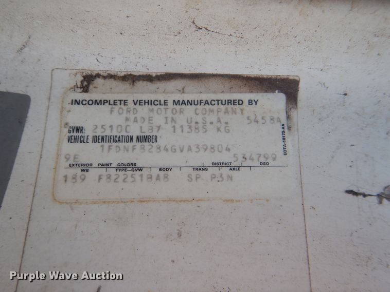 image for item DE3524 1996 Ford F800 crane truck