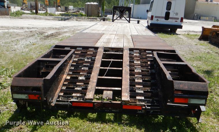 image for item DE3527 1985 Belshe T8GN equipment trailer