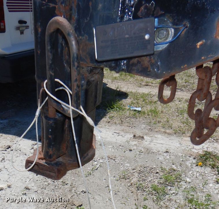 image for item DE3527 1985 Belshe T8GN equipment trailer