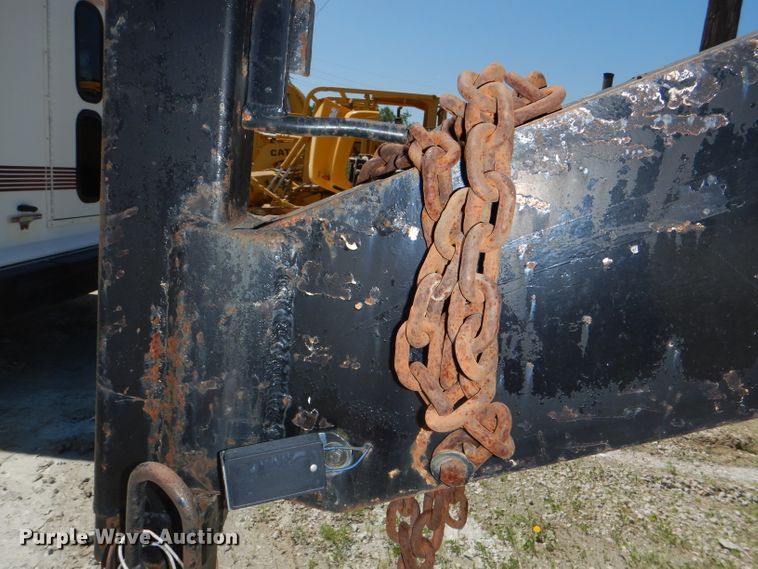 image for item DE3527 1985 Belshe T8GN equipment trailer