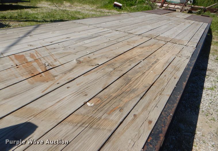 image for item DE3527 1985 Belshe T8GN equipment trailer