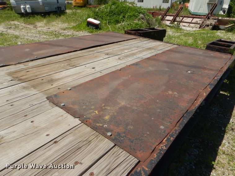 image for item DE3527 1985 Belshe T8GN equipment trailer