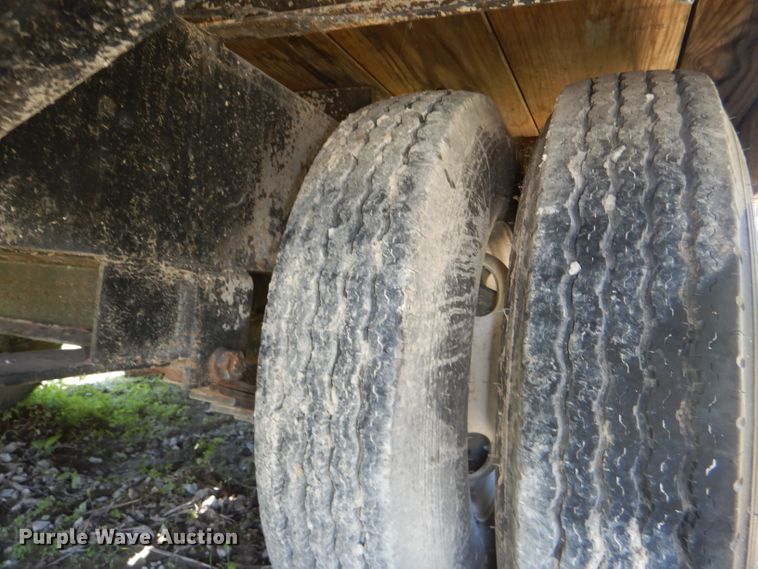 image for item DE3527 1985 Belshe T8GN equipment trailer