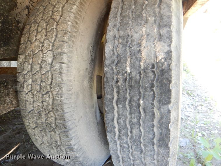 image for item DE3527 1985 Belshe T8GN equipment trailer